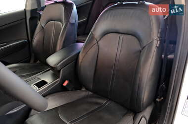 Седан Kia K5 2017 в 