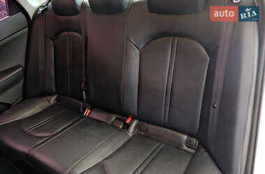 Седан Kia K5 2017 в 