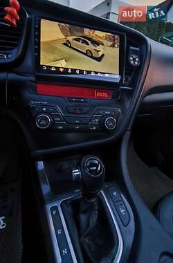 Седан Kia K5 2011 в 