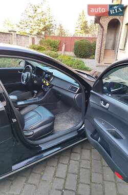 Седан Kia K5 2015 в 
