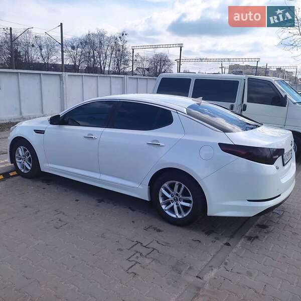 Седан Kia K5 2011 в 