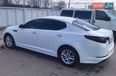 Седан Kia K5 2011 в 