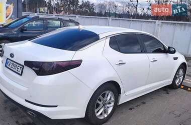 Седан Kia K5 2011 в 