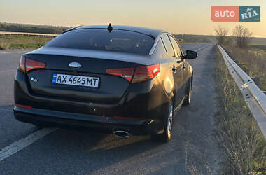 Седан Kia K5 2012 в 