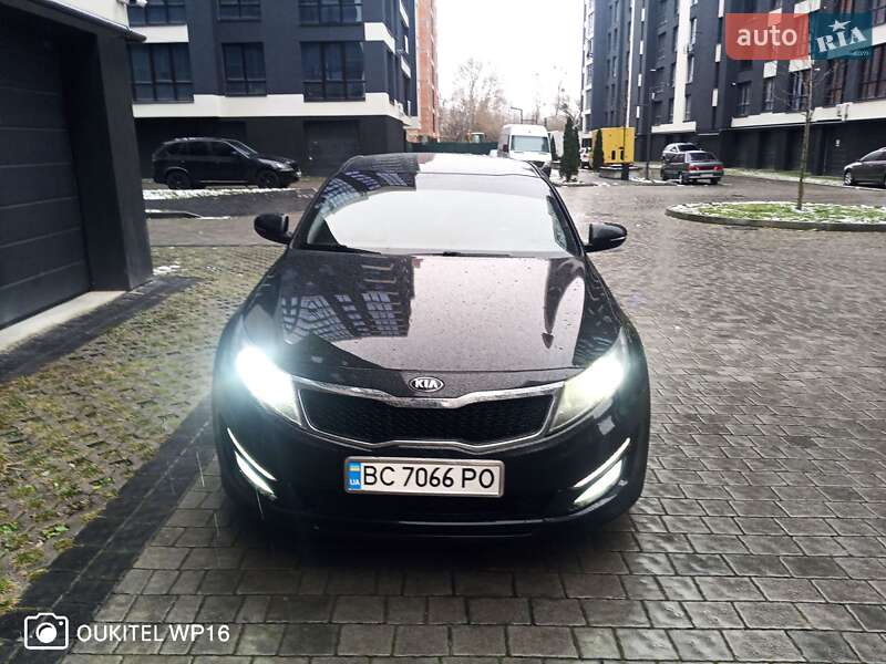 Седан Kia K5 2013 в Ивано-Франковске