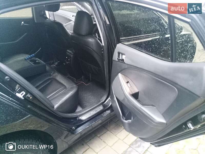 Седан Kia K5 2013 в Ивано-Франковске