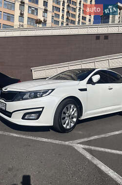 Седан Kia K5 2014 в 
