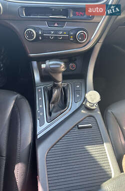 Седан Kia K5 2014 в 