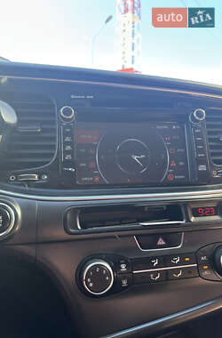 Седан Kia K5 2014 в 