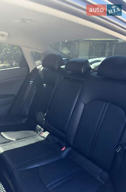 Седан Kia K5 2015 в 