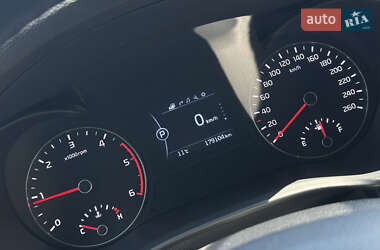 Седан Kia K5 2015 в 