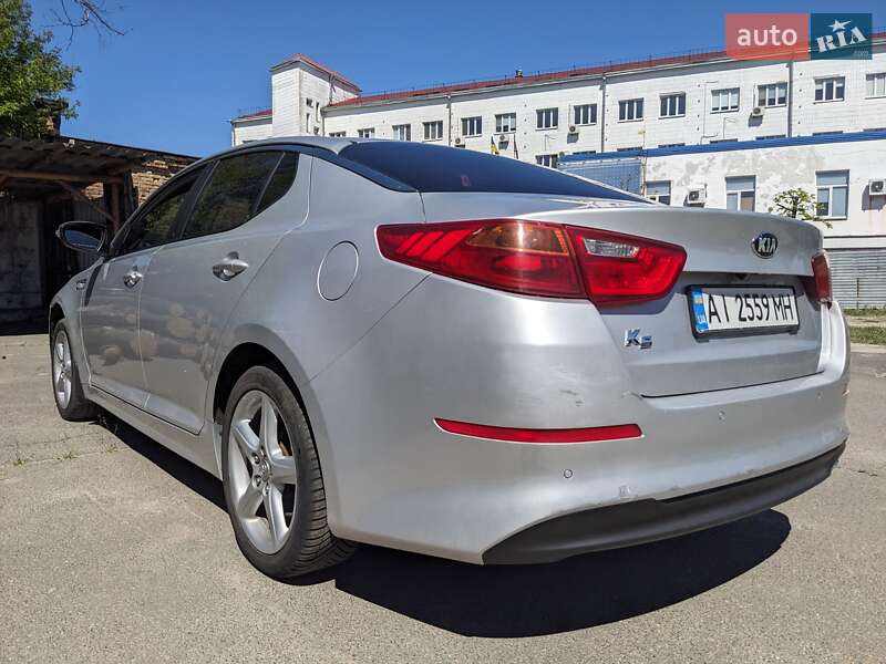 Седан Kia K5 2015 в Киеве