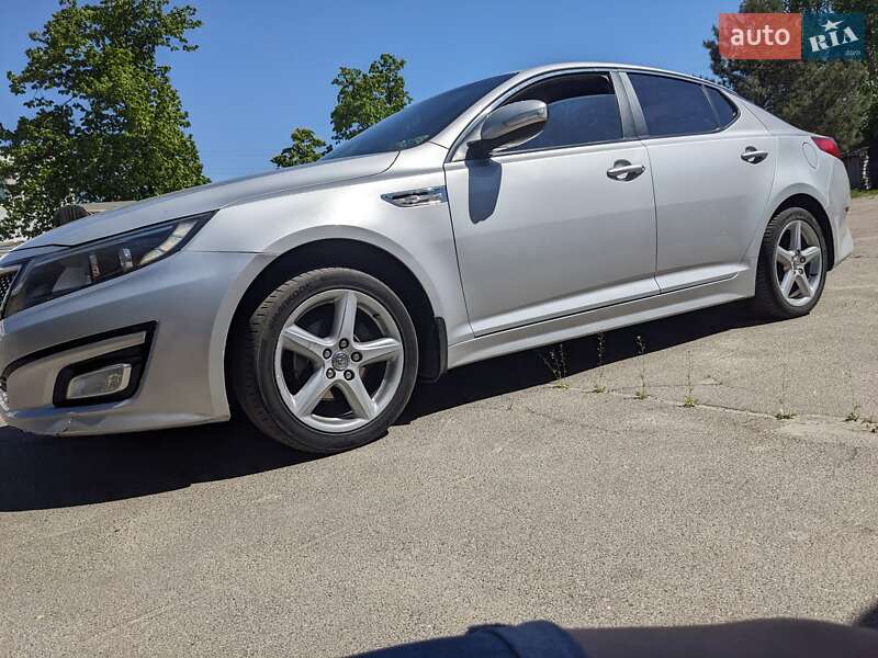Седан Kia K5 2015 в Киеве