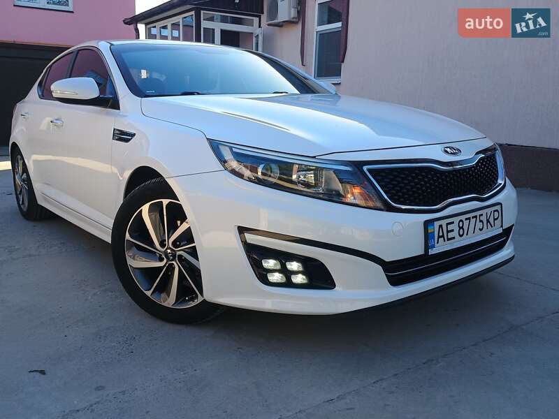 Седан Kia K5 2014 в Дніпрі