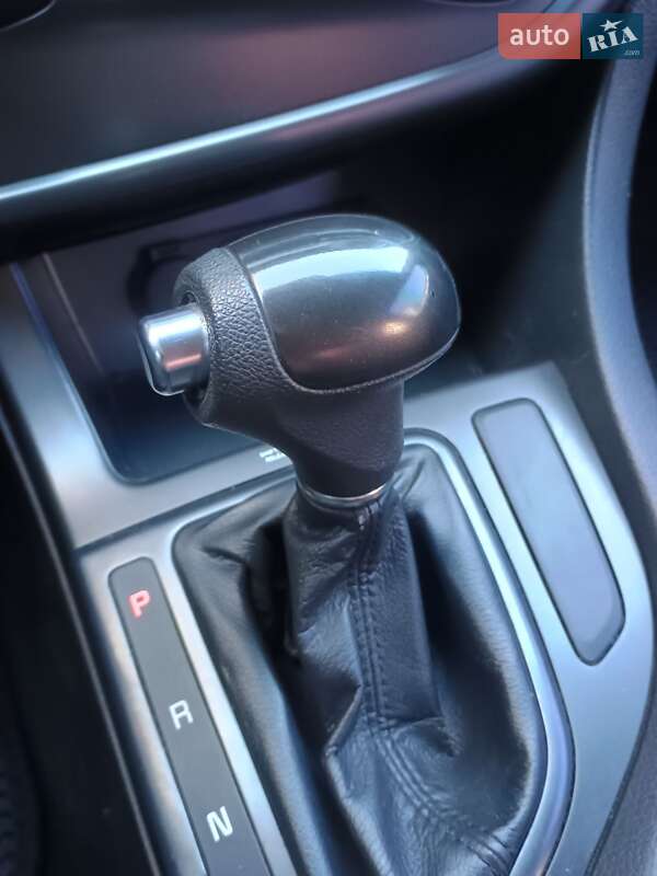 Седан Kia K5 2014 в Дніпрі