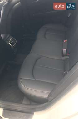 Седан Kia K5 2017 в 