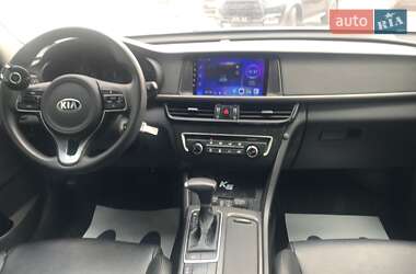 Седан Kia K5 2017 в 