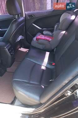 Седан Kia K5 2015 в 