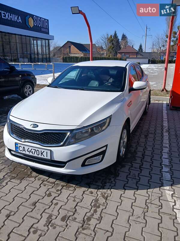 Седан Kia K5 2014 в Вінниці