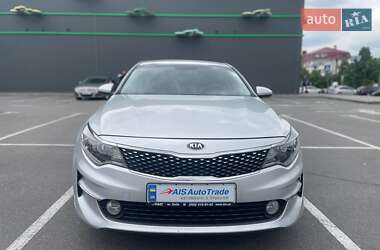 Седан Kia K5 2017 в Киеве