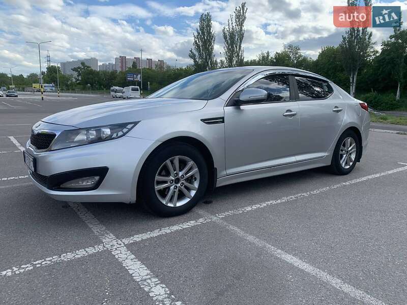 Седан Kia K5 2013 в 