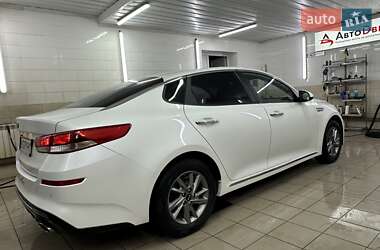 Седан Kia K5 2018 в 