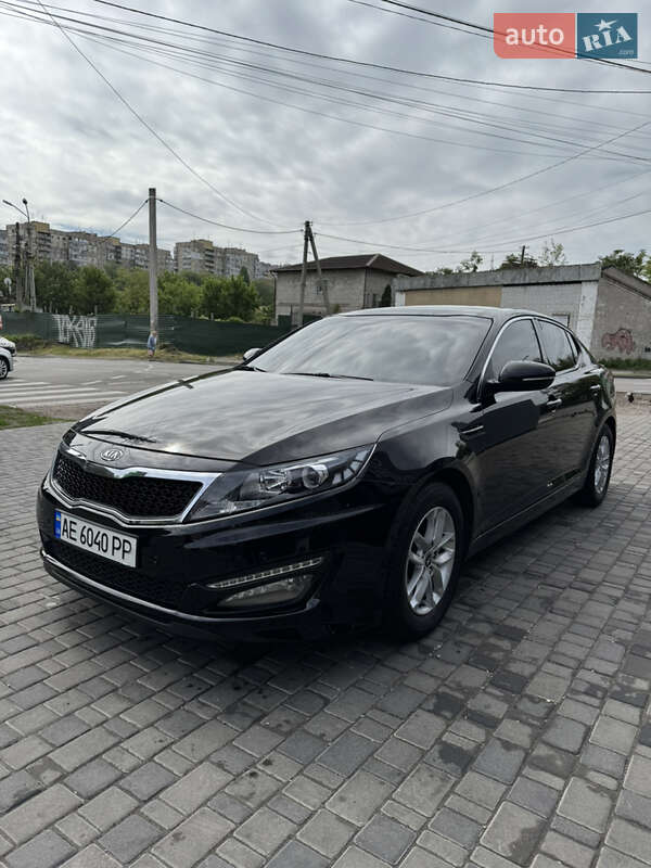 Седан Kia K5 2010 в 