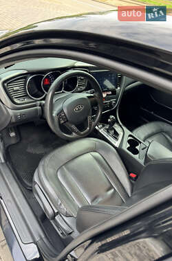 Седан Kia K5 2010 в 
