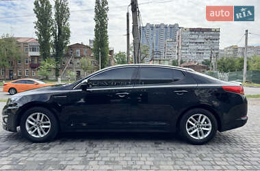 Седан Kia K5 2010 в 