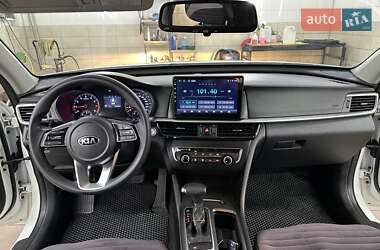 Седан Kia K5 2018 в 