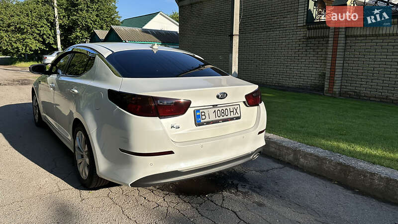 Седан Kia K5 2013 в Кременчуге