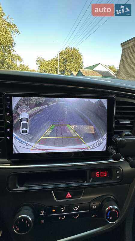 Седан Kia K5 2013 в Кременчуге