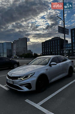 Седан Kia K5 2018 в 