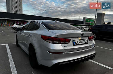 Седан Kia K5 2018 в 