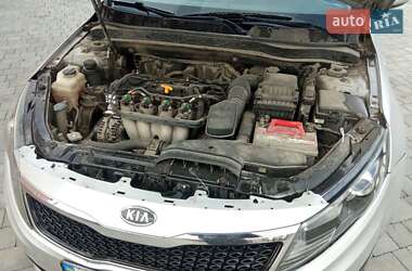 Седан Kia K5 2012 в 