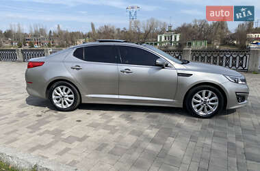 Седан Kia K5 2013 в 