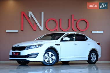 Седан Kia K5 2013 в Одессе