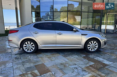 Седан Kia K5 2013 в 