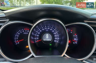 Седан Kia K5 2013 в 