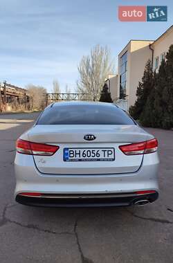 Седан Kia K5 2017 в 