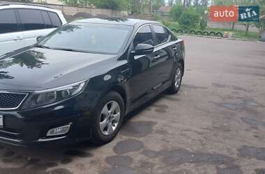 Седан Kia K5 2015 в 