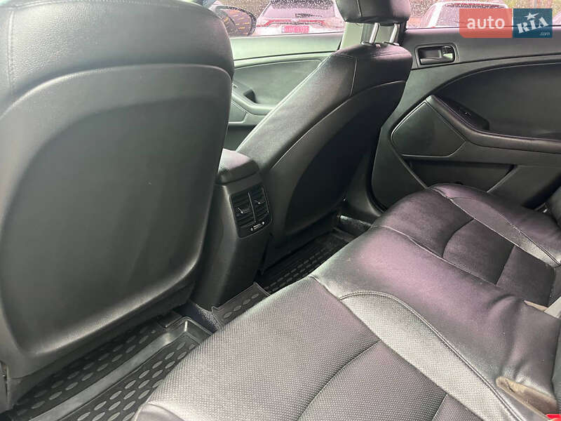 Седан Kia K5 2014 в Кривом Роге