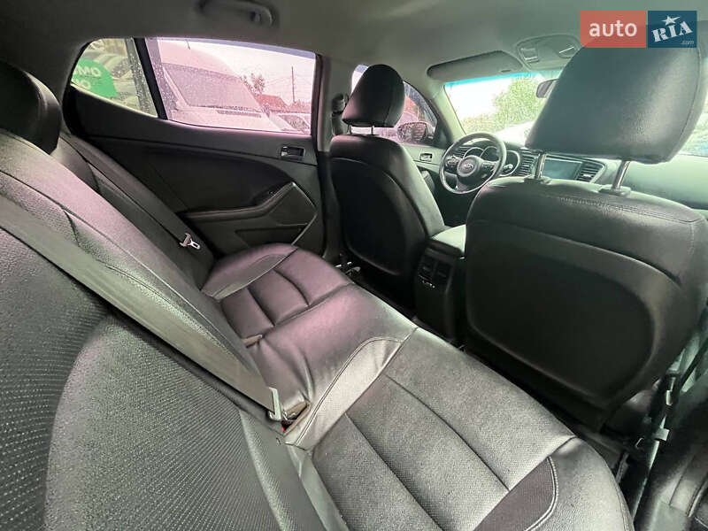 Седан Kia K5 2014 в Кривом Роге