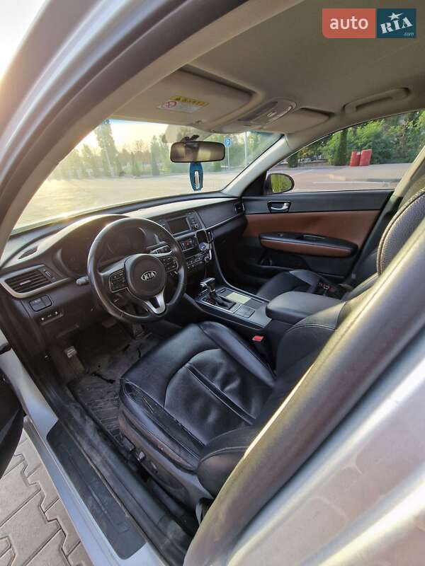 Седан Kia K5 2016 в Киеве