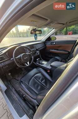 Седан Kia K5 2016 в 