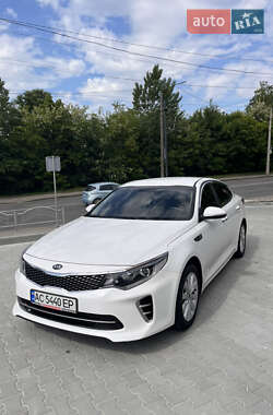 Седан Kia K5 2016 в Луцьку