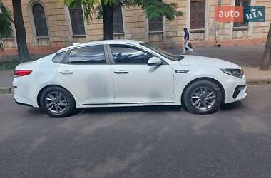 Седан Kia K5 2018 в 