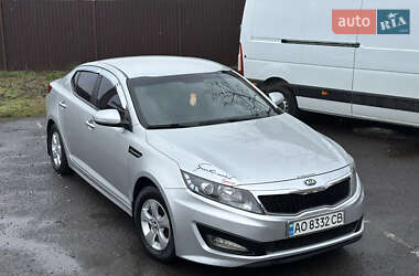 Седан Kia K5 2012 в Мукачевому