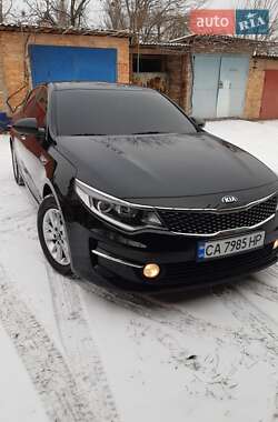 Седан Kia K5 2016 в 