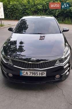 Седан Kia K5 2016 в 